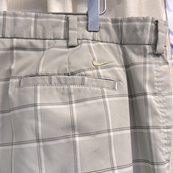 Men’s Nike Golf Gray Plaid Polyester & Spandex Athletic Golf Shorts Size 40 - Picture 5 of 6